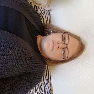 Meet your Posher, Dana